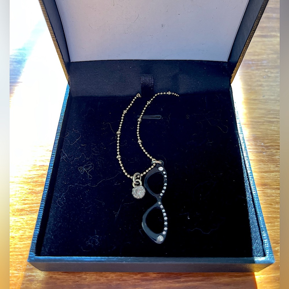 Betsey Johnson cat eye glasses charm necklace rare!